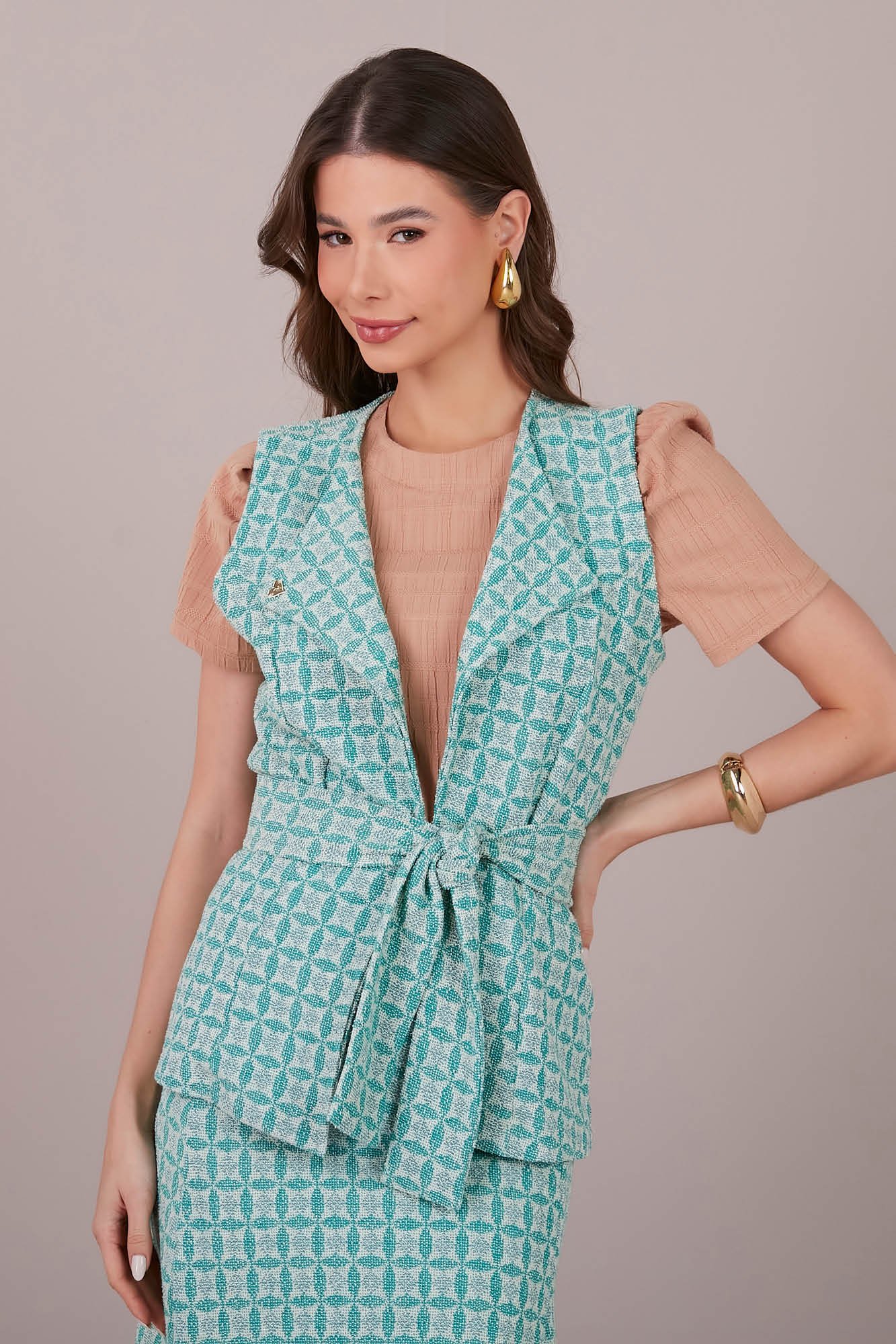 ジャケット・アウター doradora Compre Blazer Curto em Alfaiatara com Gola Arredondada Deodora