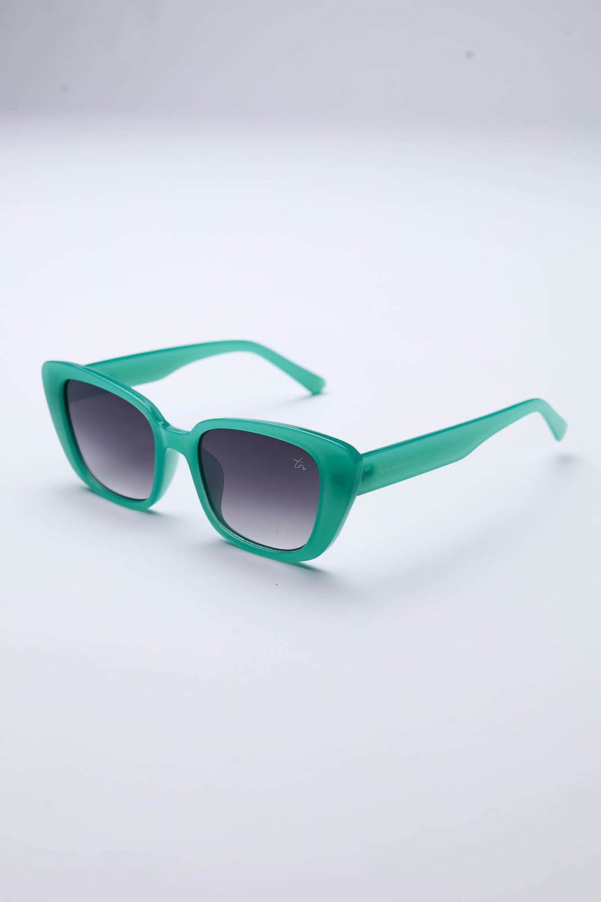 02043 verde
