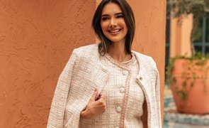 mulher usando um casaco feminino