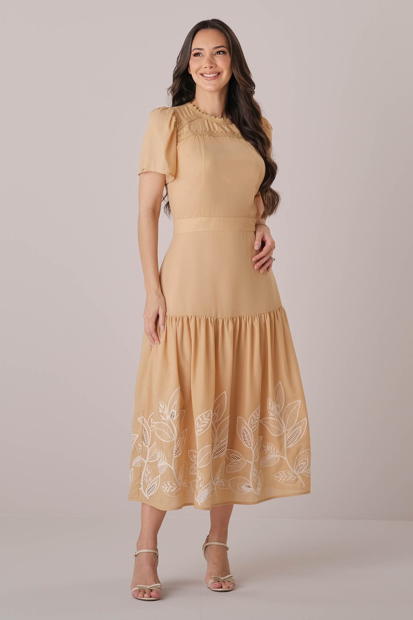 Vestido Midi no Crepe com Bordado Francislaine - Tata Martello