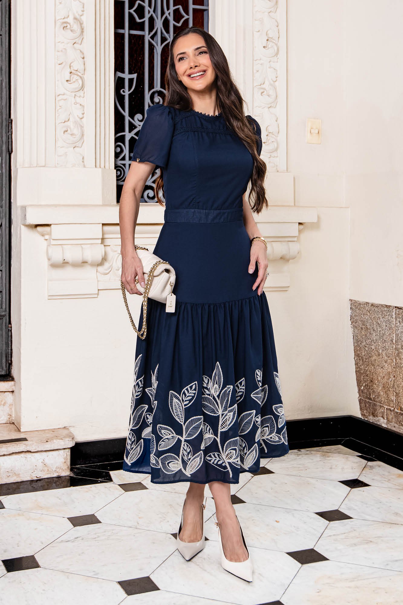 Vestido Midi no Crepe com Bordado Francislaine - Tata Martello